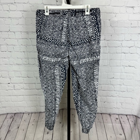 Ann Taylor LOFT size 4 Blue White Ikat Print Cotton Joggers With Pockets - Picture 6 of 8
